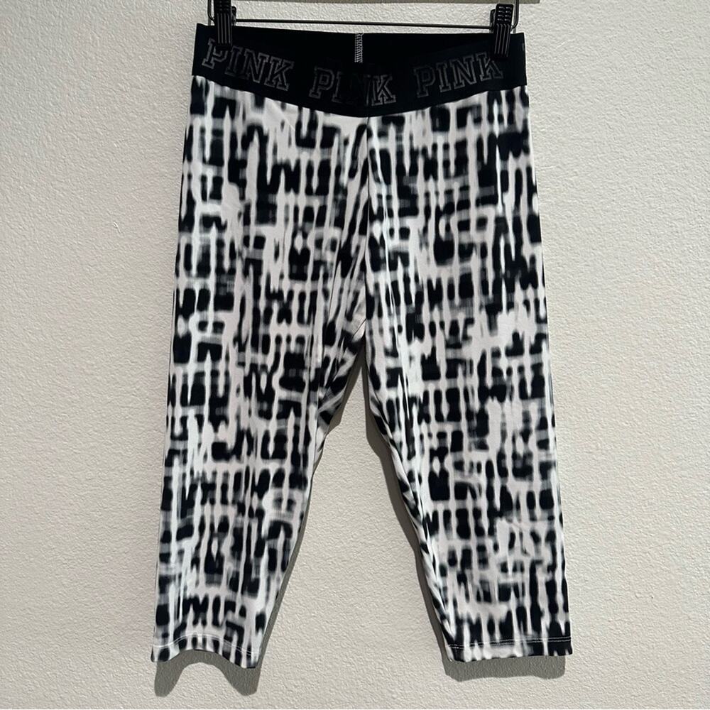Pink Victoria’s Secret Capri Leggings SZ M